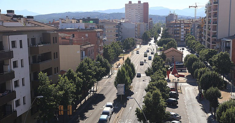 Fer arribar enllumenat públic als 4 passatges entre pg. Països Catalans i el c/ Roca Delpech